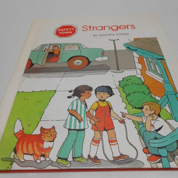 EXCELLENT HC SAFETY TOWN " STRANGERS" BY DOROTHY CHLAD BOOK πΈπ¦π - Picture 8 of 8